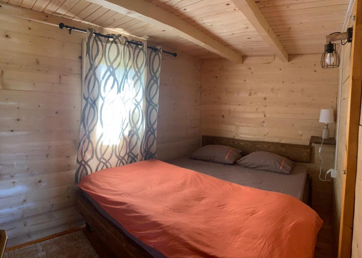 Cabin House Dubovik ツェティニェ エクステリア 写真