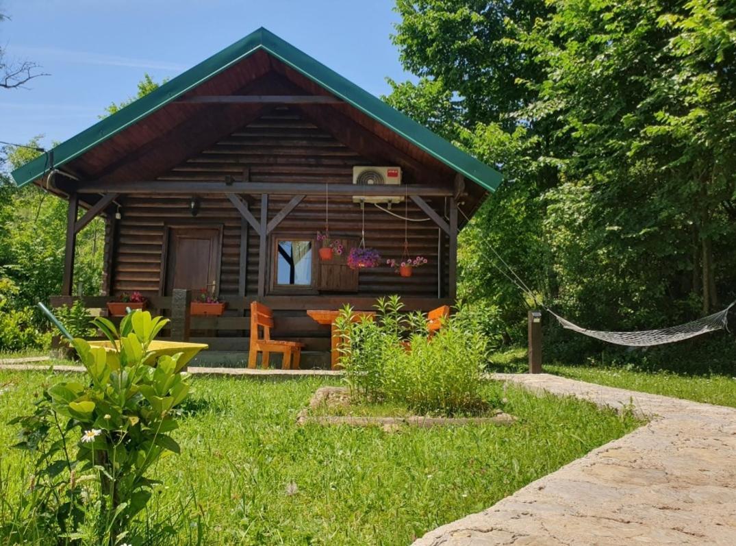 Cabin House Dubovik ツェティニェ エクステリア 写真