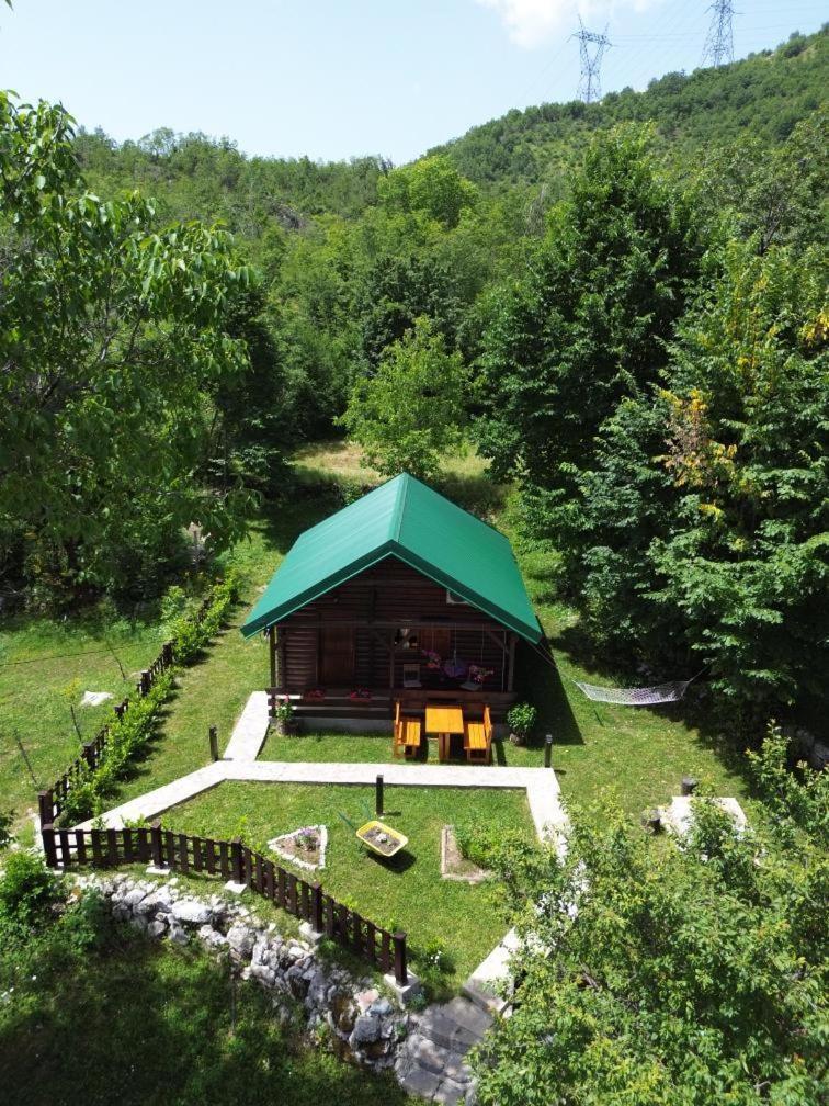 Cabin House Dubovik ツェティニェ エクステリア 写真